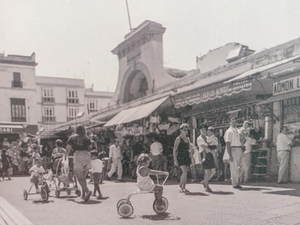 Nosotros: Mercados de Cádiz mercado antiguo1