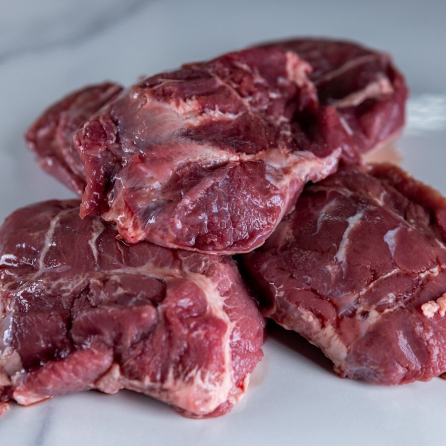 Carrillada en Mercado Central de Abastos de Cádiz. Ideal para guisos y estofados. Mercados de Cádiz te lo lleva a casa con su servicio a domicilio.