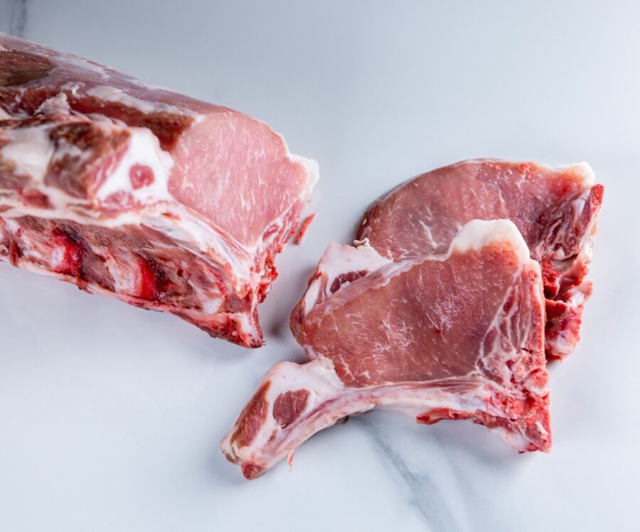 Chuletas ibéricas en carnicería Rubén Real en Mercado Central de Abastos de Cádiz. A la plancha o en barbacoa. Sabor exquisito. Carne ibérica online. Mercados de Cádiz te lo lleva a casa con su servicio a domicilio.