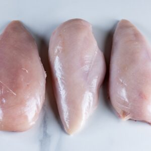 ¡Pechugas de Pollo de Calidad Premium en MercadosdeCádiz.com! Descubre nuestras pechugas de pollo de máxima calidad en MercadosdeCádiz.com. Seleccionadas cuidadosamente de granjas locales, nuestras pechugas son una excelente fuente de proteínas magras, bajas en grasa y calorías. Conviértete en un defensor de una alimentación saludable sin renunciar al sabor exquisito. En MercadosdeCádiz.com, tu comodidad es primordial. Realiza tu compra en línea y te llevaremos las pechugas de pollo directamente a tu puerta. Nuestro servicio de entrega a domicilio garantiza que lleguen frescas y en perfectas condiciones. Apoya a los productores locales al elegir MercadosdeCádiz.com. Ofrecemos productos frescos y de alta calidad. Disfruta de nuestras pechugas de pollo de primera categoría en tu mesa. ¡Ordena ya en MercadosdeCádiz.com y descubre una opción saludable y sabrosa!