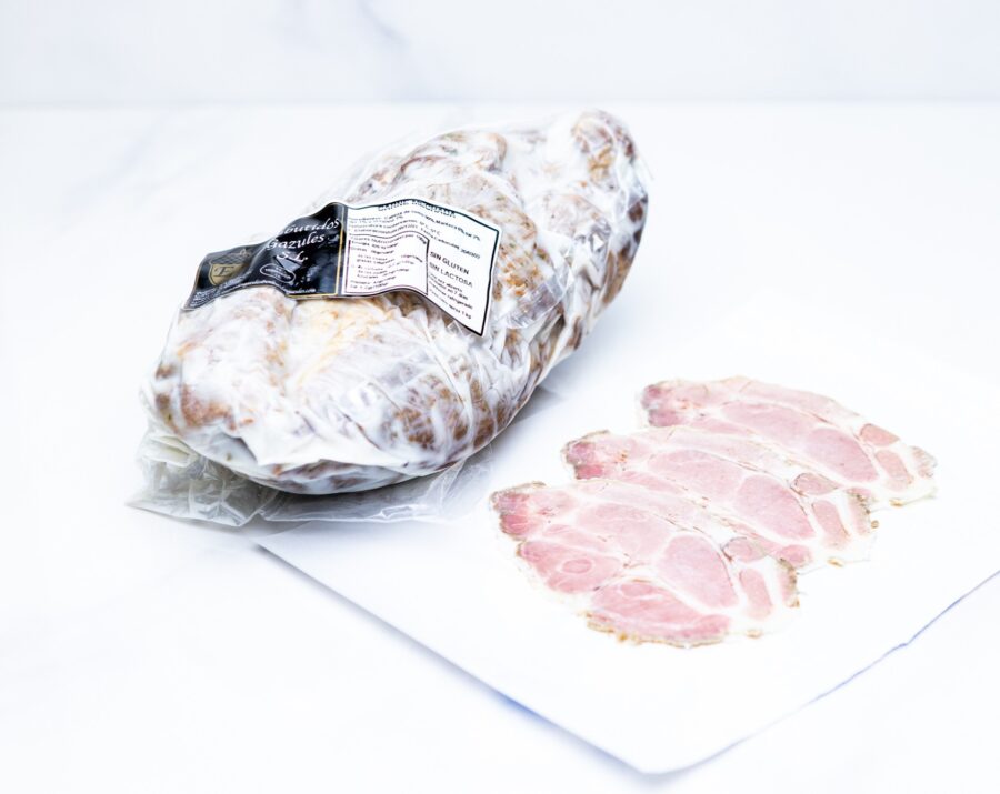 Carne mechada en Majuana en el Mercado Central de Abastos de Cádiz. Ideal como aperitivo o para hacer bocadillos exquisitos. Carne mechada en Cádiz. Mercados de Cádiz te lo lleva a casa con su servicio a domicilio.