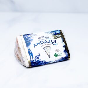 Queso azul de cabra Andazul. En Majuana en el Mercado Central de Abastos de Cádiz. Mercados de Cádiz te lo lleva a casa con su servicio a domicilio. Queso online en Cádiz