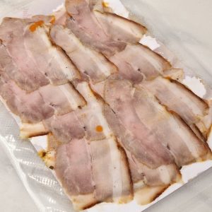 Descubre los auténticos Chicharrones Especiales de Cádiz en mercadosdecadiz.com. Deliciosamente crujientes y llenos de sabor, te transportarán a la región con cada bocado. ¡Ordénalos ahora y disfruta de la tradición y autenticidad de Cádiz en casa!