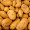 Patatas Agrias: Sabor y Salud a Domicilio. Disfruta del sabor auténtico de las patatas agrias de Mercadosdecadiz.com. Cultivadas con mimo y seleccionadas cuidadosamente para ofrecerte un producto de calidad excepcional. Perfectas para freír, hornear, guisar o preparar tortillas, su textura firme y cremosa, junto a su sabor intenso y ligeramente terroso, las convierte en un ingrediente versátil y delicioso para tus platos. Alto contenido en fibra, Ricas en vitaminas y minerales, Bajo contenido en azúcares. Aptas para veganos. Compra online en Mercadosdecadiz.com y recibe tu pedido en la puerta de tu casa con nuestro servicio a domicilio. Elige la fecha y hora de entrega que mejor se adapte a tu horario.