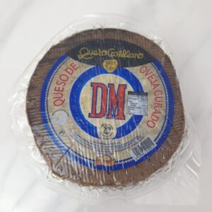 ¡Descubre el sabor excepcional y los beneficios del Queso de Oveja Curado DM en mercadosdecadiz.com! Elaborado con la mejor leche de oveja y sometido a un proceso de maduración artesanal, este queso ofrece una experiencia sensorial única. Con su sabor robusto y textura cremosa, cada porción te transportará a los campos andaluces. Además de su exquisito sabor, el Queso de Oveja Curado DM es una fuente de proteínas de alta calidad, calcio para fortalecer los huesos y vitaminas esenciales. Disfruta de la comodidad de nuestro servicio a domicilio y recibe en tu puerta este tesoro gastronómico. ¡Haz tu pedido ahora y descubre el auténtico placer del Queso de Oveja Curado DM en mercadosdecadiz.com!